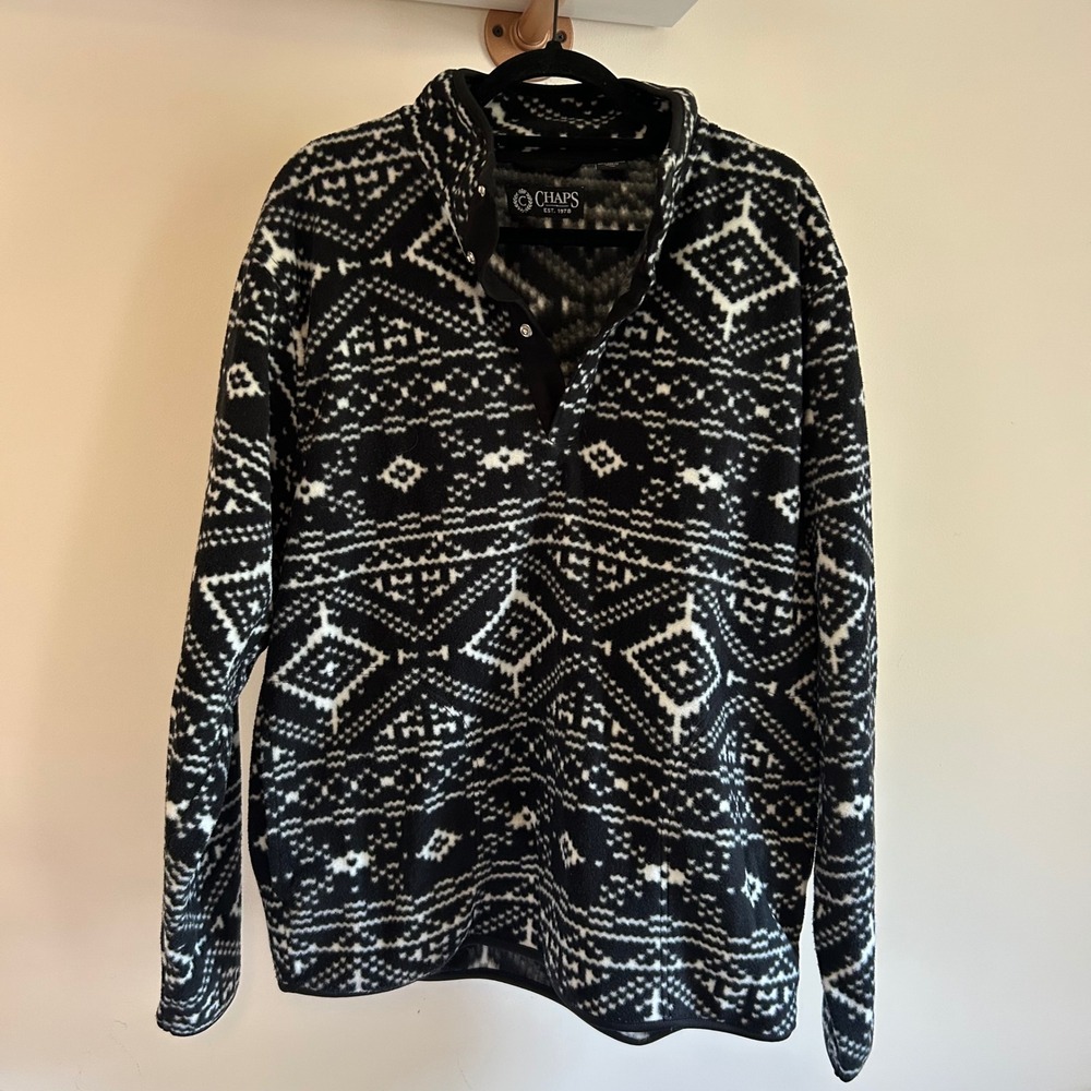 Chaps 100% polyester black Aztec printed soft pullover Medium